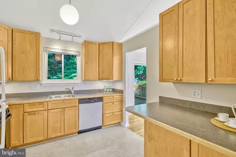 Kitchen - 5508 Callander Dr, Springfield, VA 22151 photo 3 of 3