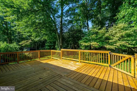 Exterior - 5508 Callander Dr, Springfield, VA 22151 photo 3 of 6