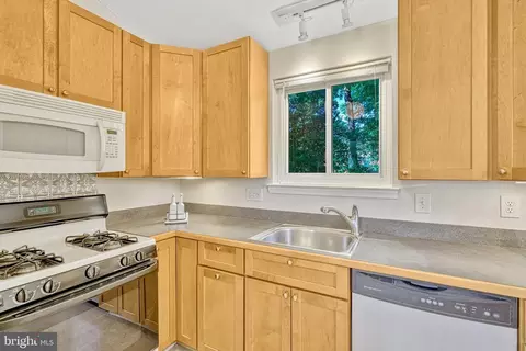 Kitchen - 5508 Callander Dr, Springfield, VA 22151 photo 2 of 3