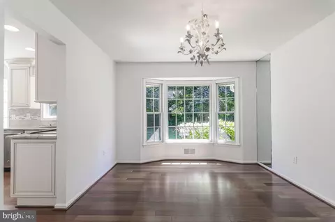 6237 Wilmette Dr, Burke, VA 22015 photo 10