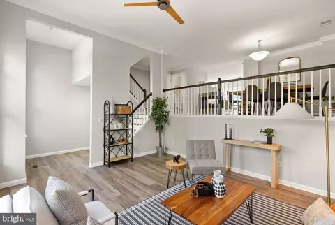 1980 Crescent Park Dr #16B, Reston, VA 20190