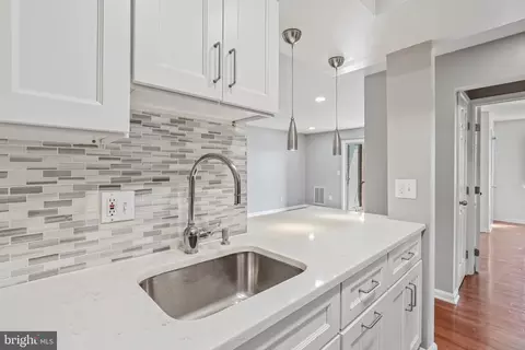 14807 Rydell Rd #203, Centreville, VA 20121
