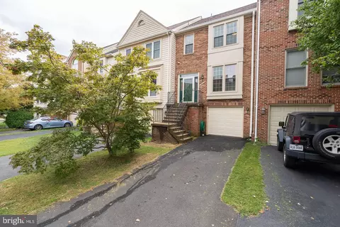 14095 Red River Dr, Centreville, VA 20121