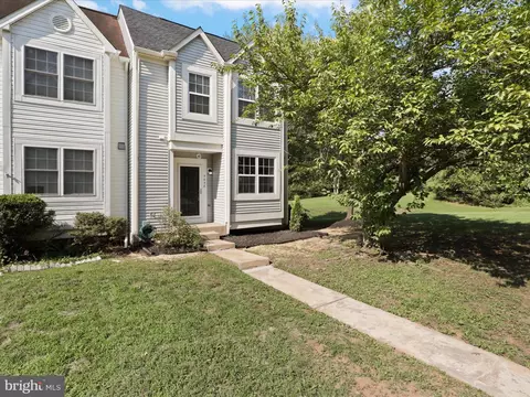 5658 Thorndyke Ct, Centreville, VA 20120