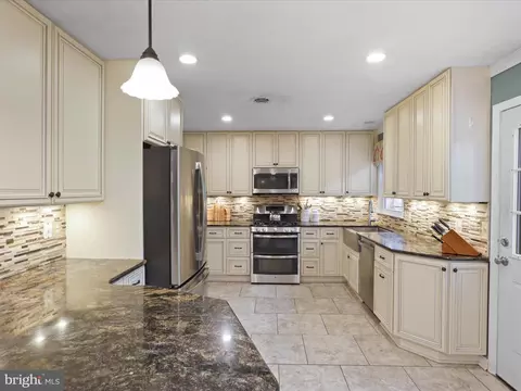 7005 Galgate Dr, Springfield, VA 22152 photo 16