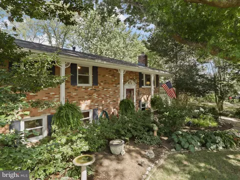 7005 Galgate Dr, Springfield, VA 22152 photo 5