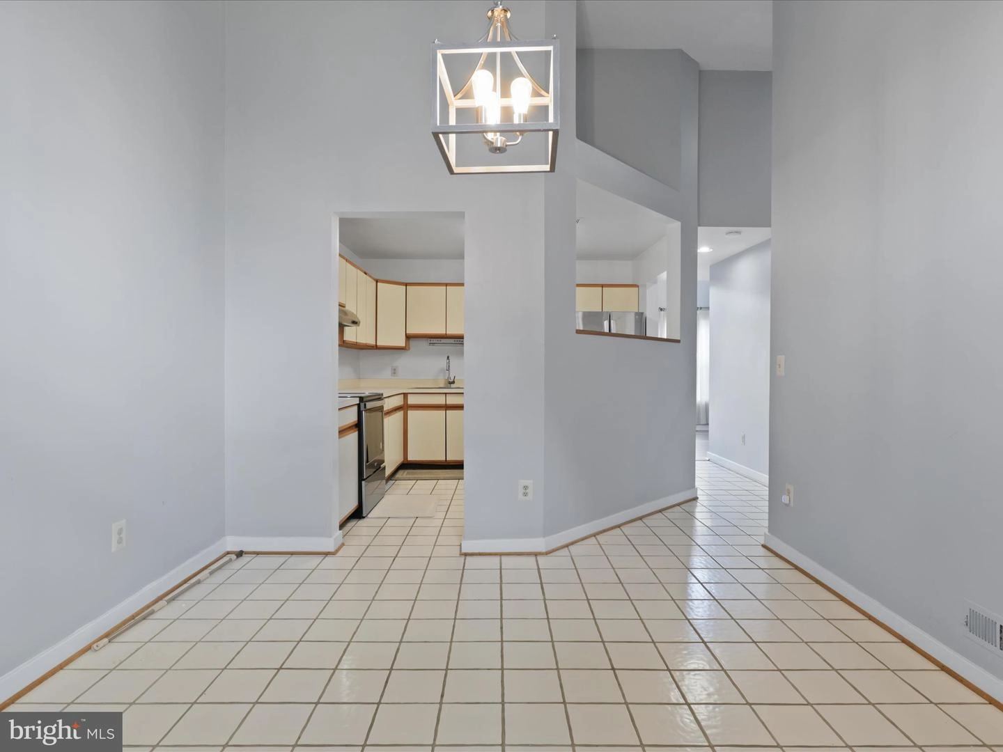 Entry Way - 11112 Glade Dr, Reston, VA 20191 photo 2 of 3