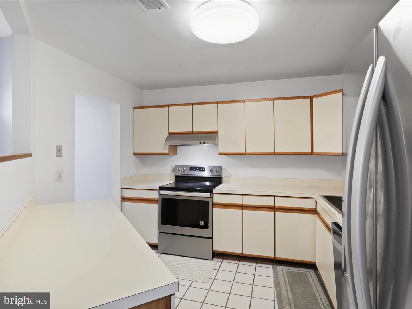 Kitchen - 11112 Glade Dr, Reston, VA 20191 photo 3 of 4