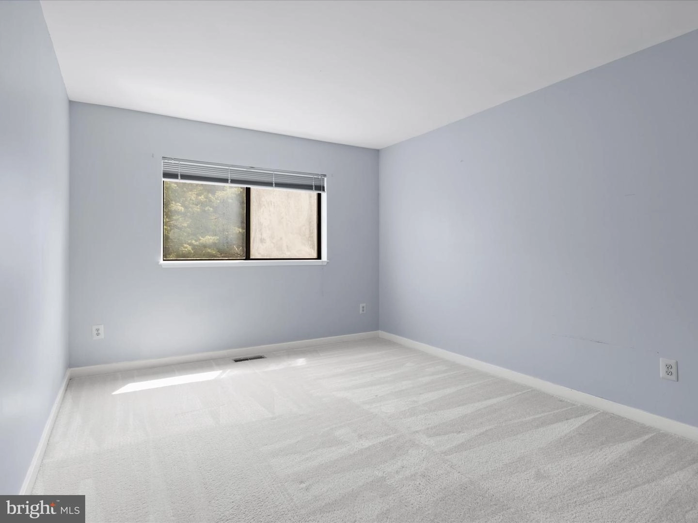 Bedroom - 11112 Glade Dr, Reston, VA 20191 photo 5 of 7