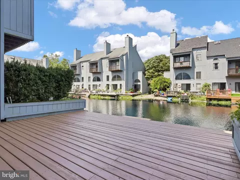 Exterior - 11112 Glade Dr, Reston, VA 20191 photo 3 of 5