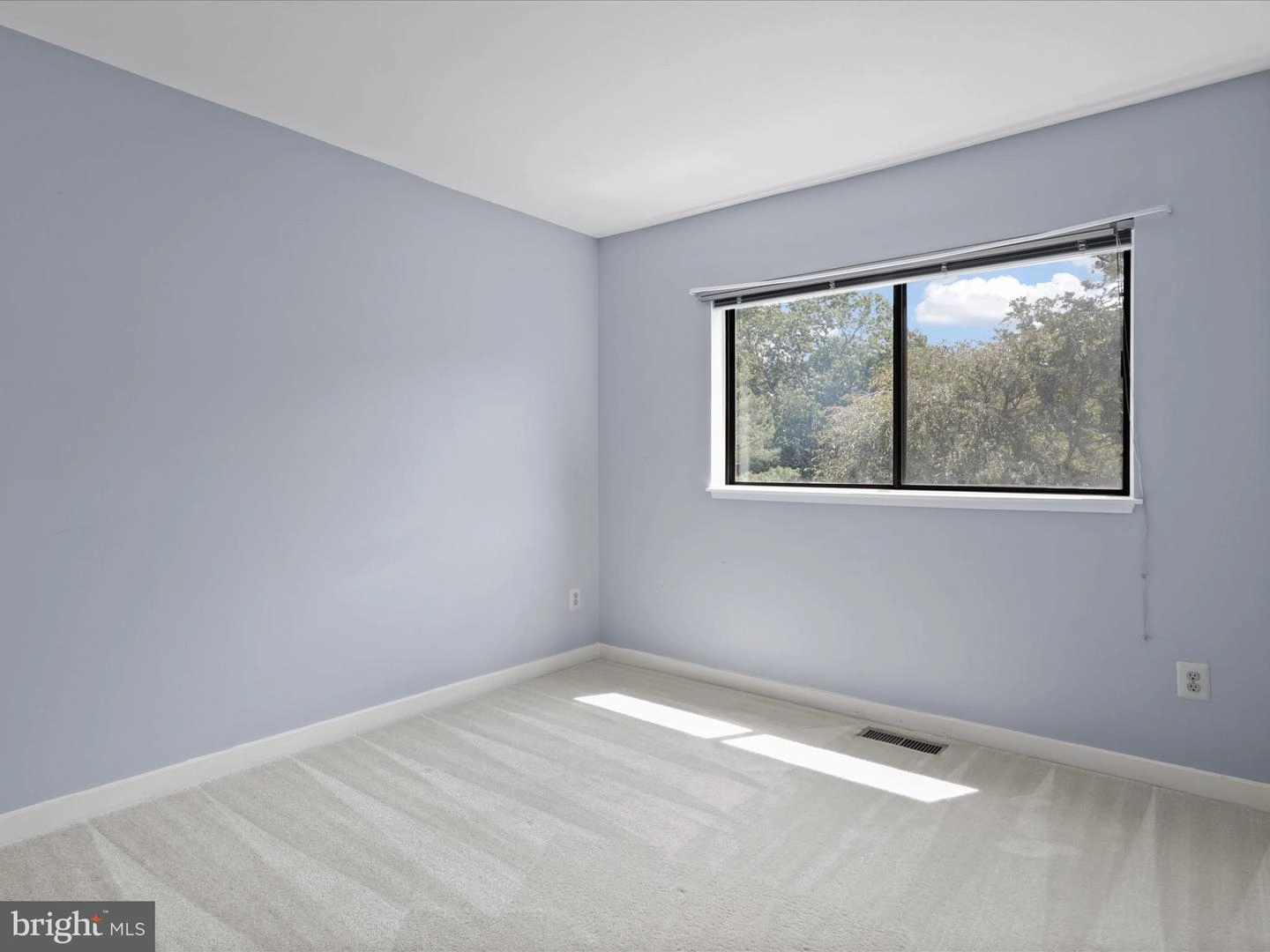 Bedroom - 11112 Glade Dr, Reston, VA 20191 photo 3 of 7