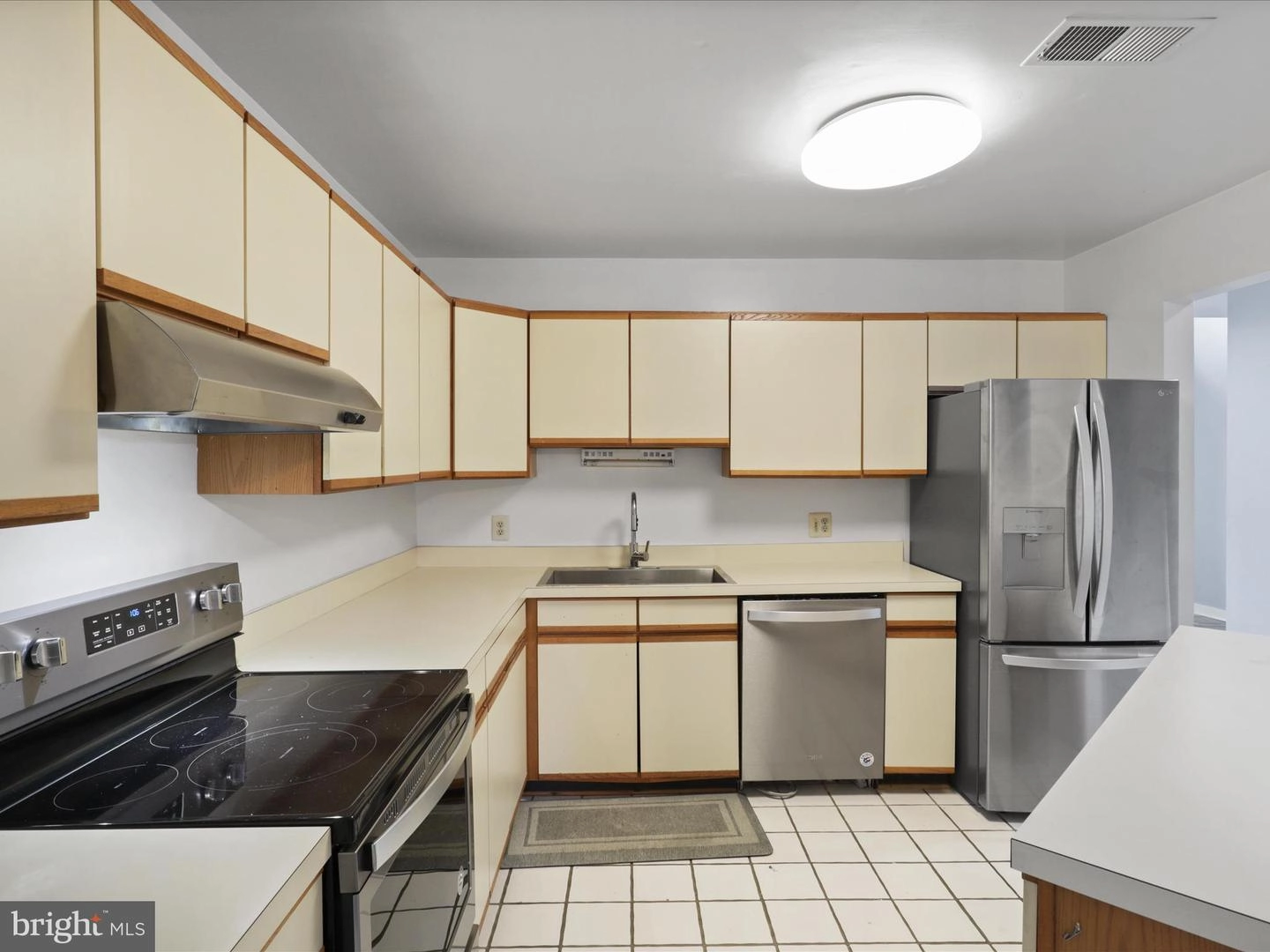Kitchen - 11112 Glade Dr, Reston, VA 20191 photo 1 of 4