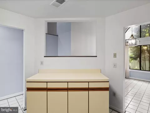 Entry Way - 11112 Glade Dr, Reston, VA 20191 photo 3 of 3