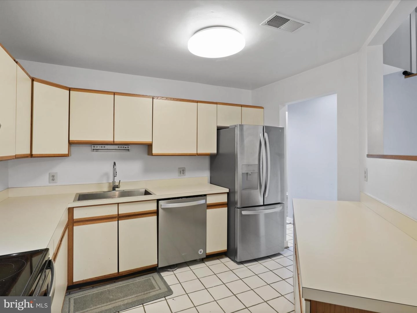 Kitchen - 11112 Glade Dr, Reston, VA 20191 photo 2 of 4
