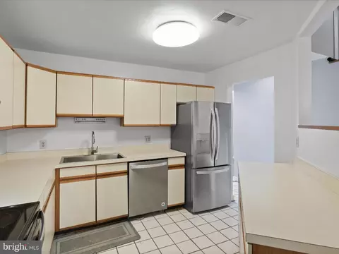 Kitchen - 11112 Glade Dr, Reston, VA 20191 photo 2 of 4
