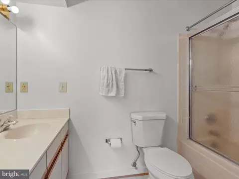 Bath - 11112 Glade Dr, Reston, VA 20191 photo 1 of 2