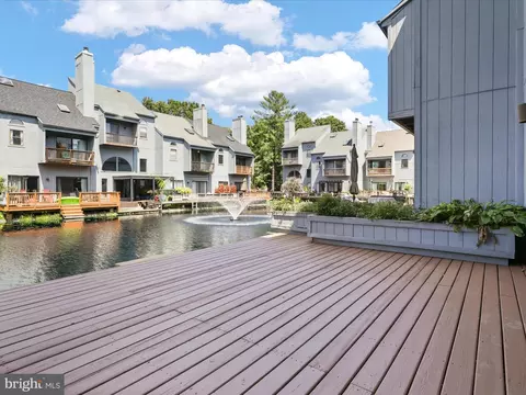 Exterior - 11112 Glade Dr, Reston, VA 20191 photo 4 of 5