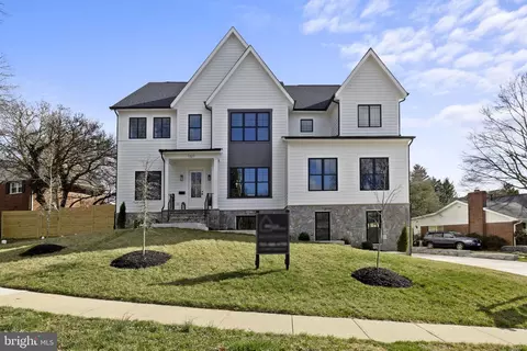 1327 Mayflower Dr, Mclean, VA 22101
