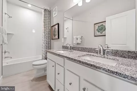 2472 Metrobus Aly, Herndon, VA 20171 photo 28