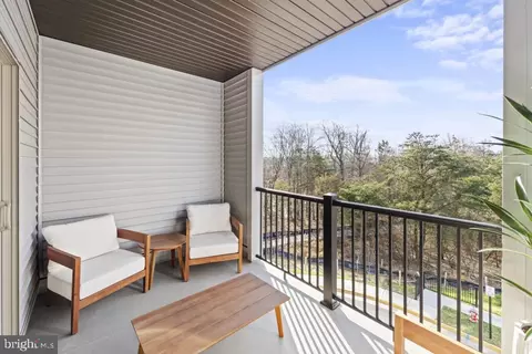 2472 Metrobus Aly, Herndon, VA 20171 photo 16