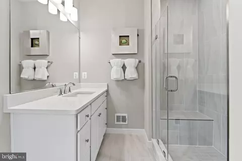 2472 Metrobus Aly, Herndon, VA 20171 photo 23