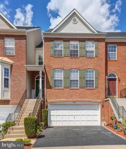 13102 Forest Mist Ln, Fairfax, VA 22033