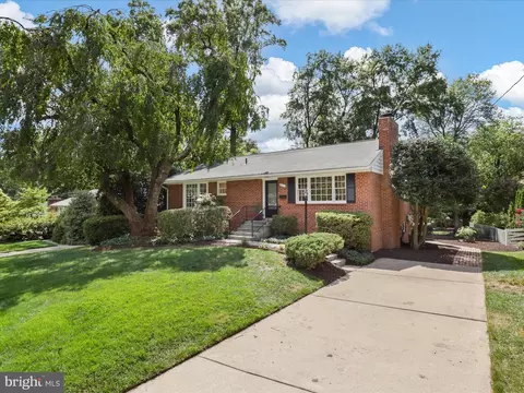 7711 Elgar St, Springfield, VA 22151 photo 3