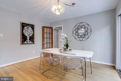 Dining - 5529 Southampton Dr, Springfield, VA 22151 photo 3 of 3