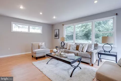 Living - 5529 Southampton Dr, Springfield, VA 22151 photo 6 of 8