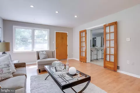 Living - 5529 Southampton Dr, Springfield, VA 22151 photo 7 of 8