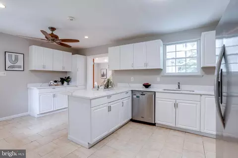 Kitchen - 5529 Southampton Dr, Springfield, VA 22151 photo 2 of 4