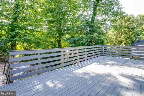 Exterior - 5529 Southampton Dr, Springfield, VA 22151 photo 7 of 11