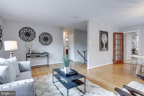 Living - 5529 Southampton Dr, Springfield, VA 22151 photo 5 of 8