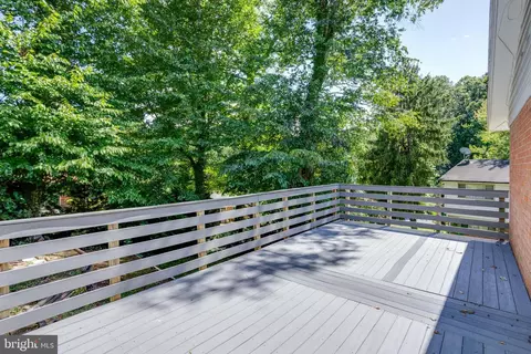 Exterior - 5529 Southampton Dr, Springfield, VA 22151 photo 3 of 11