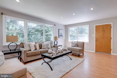 Living - 5529 Southampton Dr, Springfield, VA 22151 photo 1 of 8