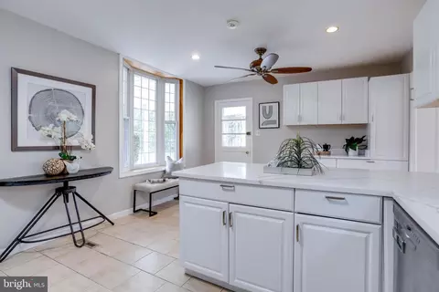Kitchen - 5529 Southampton Dr, Springfield, VA 22151 photo 3 of 4