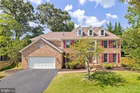 9610 Jenny Ln, Fairfax, VA 22032