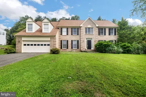 6741 Jade Post Ln, Centreville, VA 20121