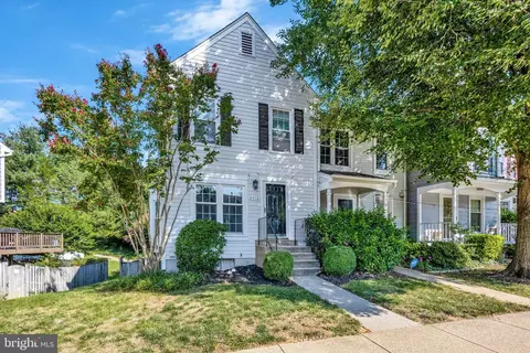 6512 Brick Hearth Ct, Alexandria, VA 22306