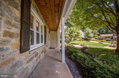 2500 E Meredith Dr, Vienna, VA 22181 photo 4