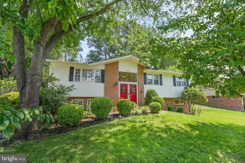 5225 Pommeroy Dr, Fairfax, VA 22032