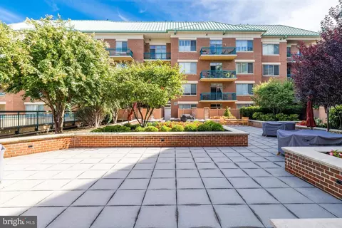 Exterior - 1450 Emerson Ave #204, Mclean, VA 22101 photo 8 of 10