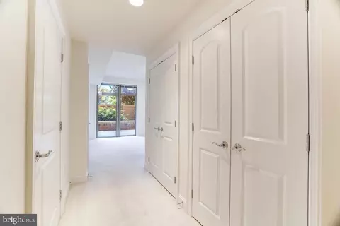 Entry Way - 1450 Emerson Ave #204, Mclean, VA 22101 photo 6 of 7