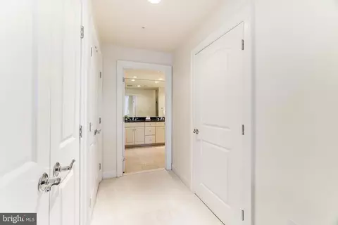 Entry Way - 1450 Emerson Ave #204, Mclean, VA 22101 photo 5 of 7