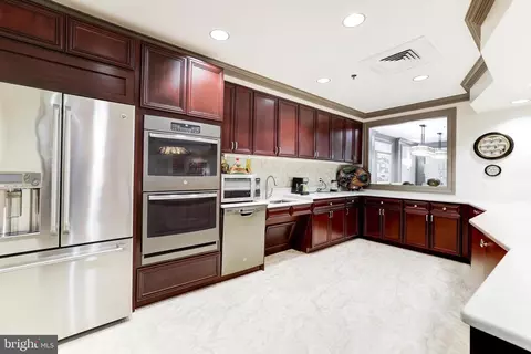 Kitchen - 1450 Emerson Ave #204, Mclean, VA 22101 photo 5 of 5