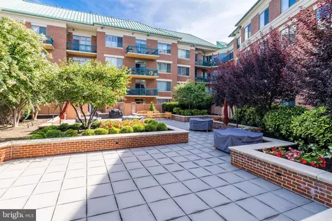 Exterior - 1450 Emerson Ave #204, Mclean, VA 22101 photo 9 of 10
