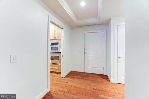 Entry Way - 1450 Emerson Ave #204, Mclean, VA 22101 photo 2 of 7