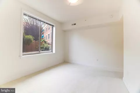 Bedroom - 1450 Emerson Ave #204, Mclean, VA 22101 photo 7 of 7