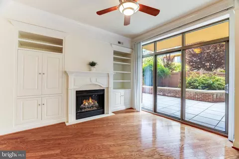 Living - 1450 Emerson Ave #204, Mclean, VA 22101 photo 7 of 16