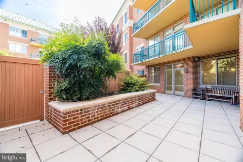 Exterior - 1450 Emerson Ave #204, Mclean, VA 22101 photo 6 of 10
